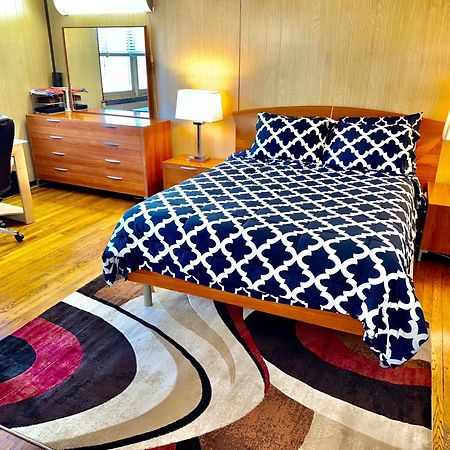 Lga Airport 3 Mins, 3 Bedroom Duplex House, Parking And Private Backyard, 9Mins Subway! New York Esterno foto