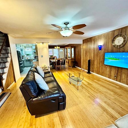Lga Airport 3 Mins, 3 Bedroom Duplex House, Parking And Private Backyard, 9Mins Subway! New York Esterno foto