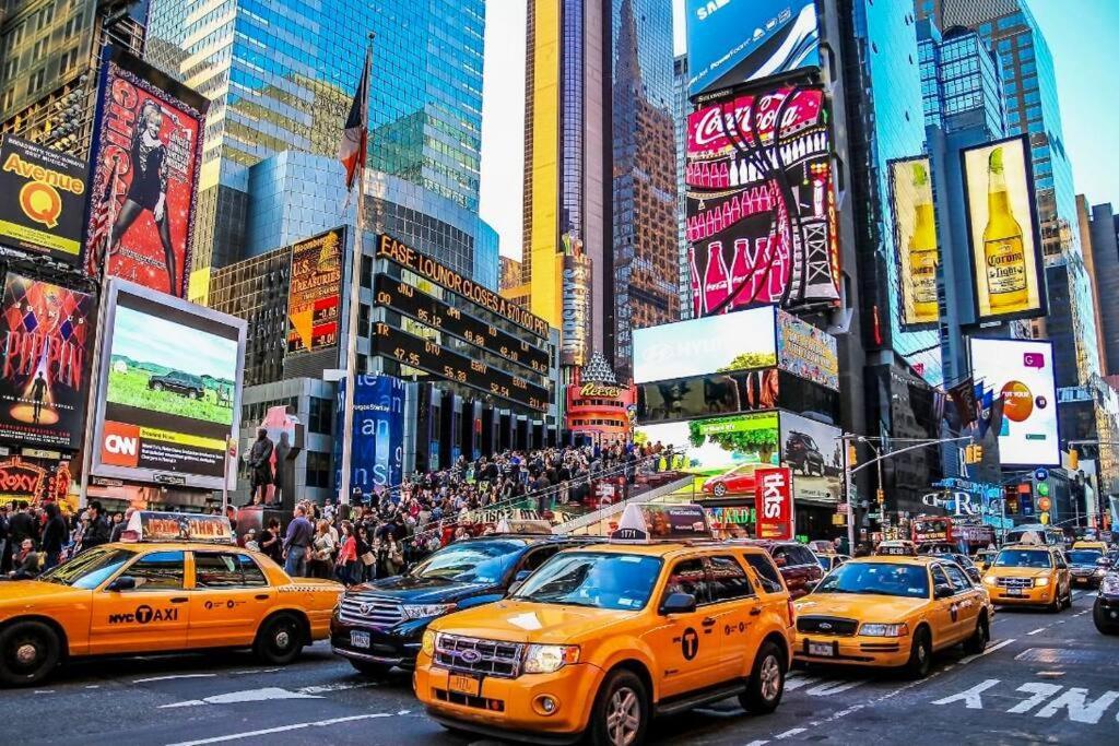 Lga Airport 3 Mins, 3 Bedroom Duplex House, Parking And Private Backyard, 9Mins Subway! New York Esterno foto