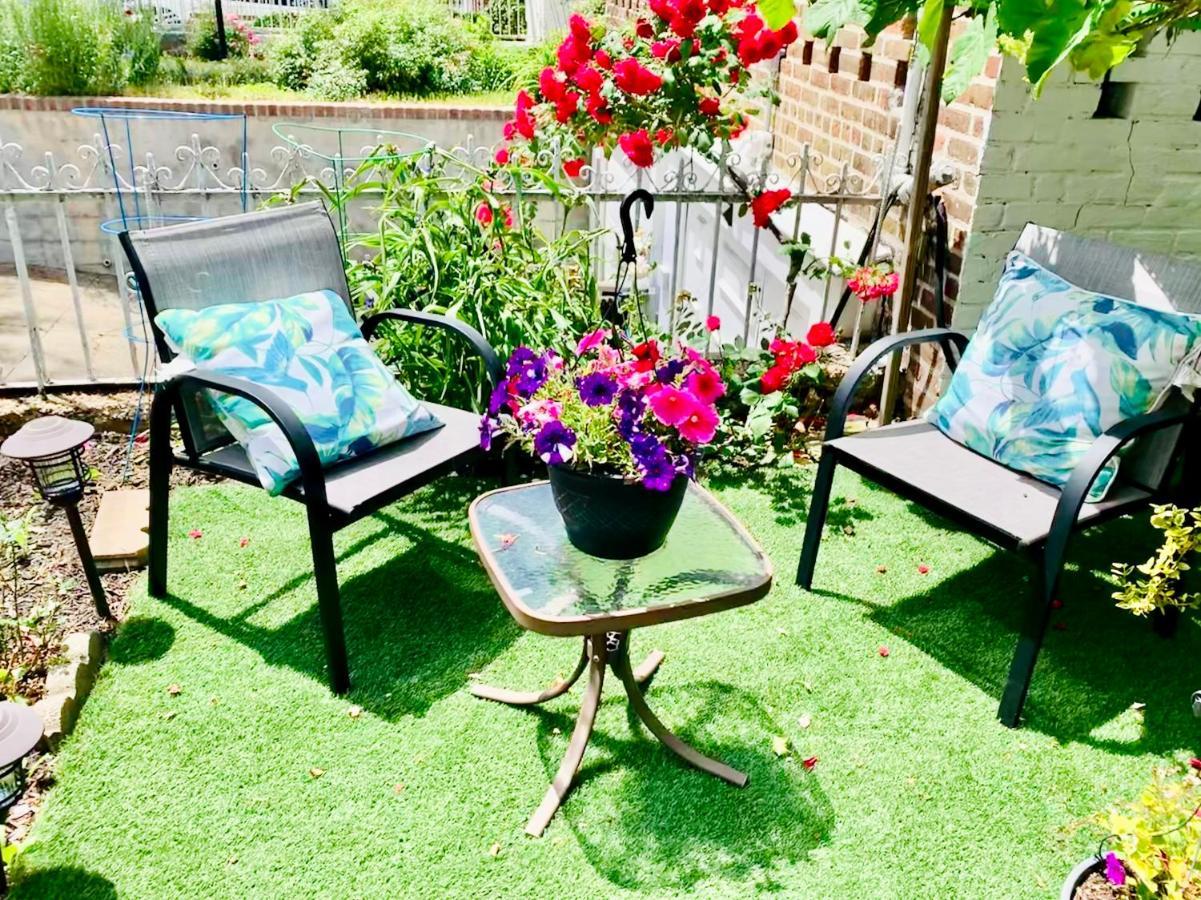 Lga Airport 3 Mins, 3 Bedroom Duplex House, Parking And Private Backyard, 9Mins Subway! New York Esterno foto