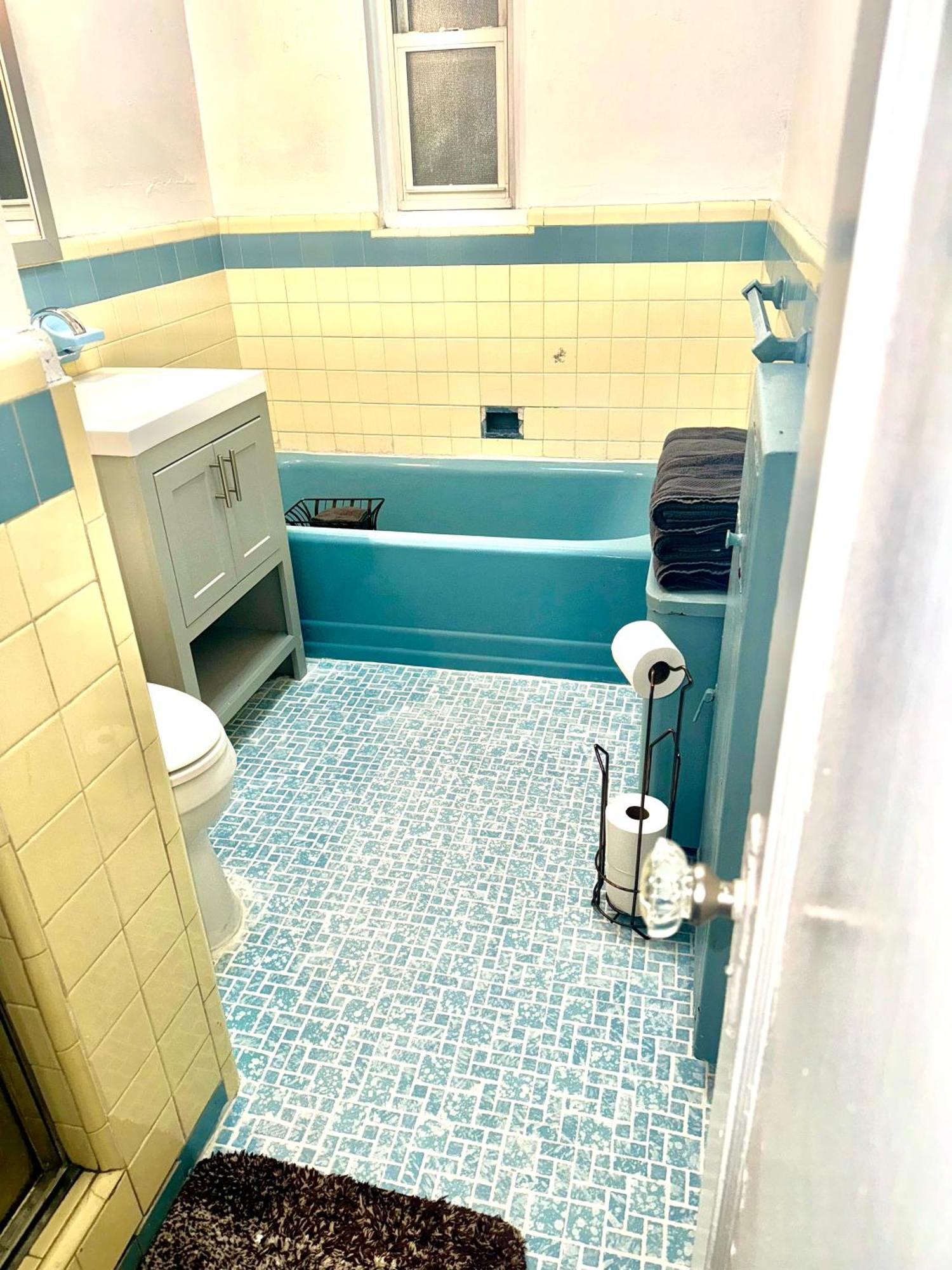 Lga Airport 3 Mins, 3 Bedroom Duplex House, Parking And Private Backyard, 9Mins Subway! New York Esterno foto
