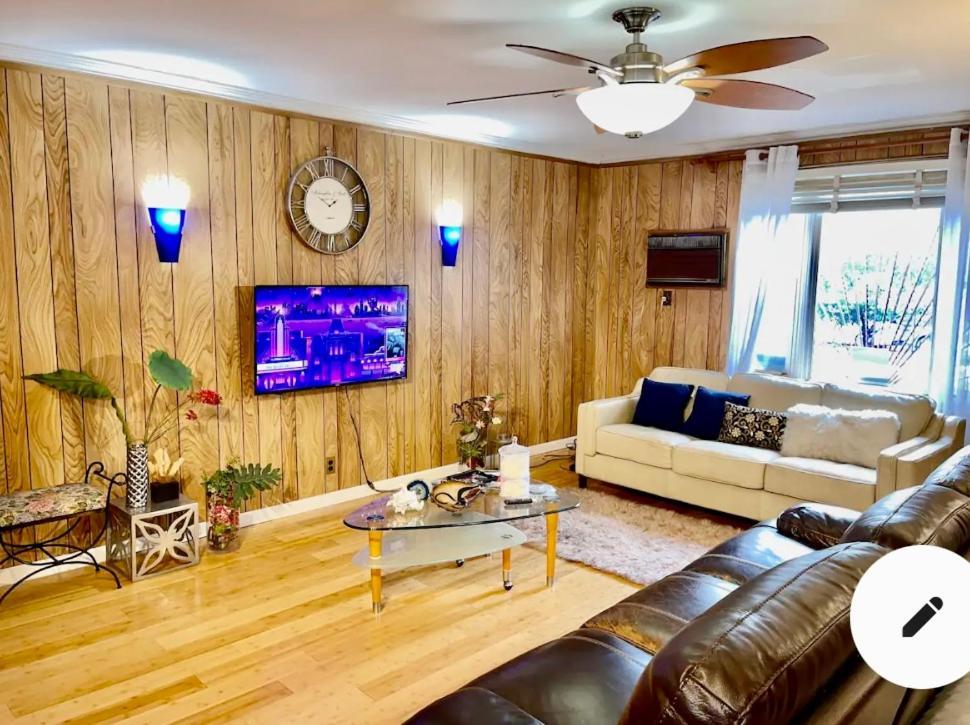 Lga Airport 3 Mins, 3 Bedroom Duplex House, Parking And Private Backyard, 9Mins Subway! New York Esterno foto