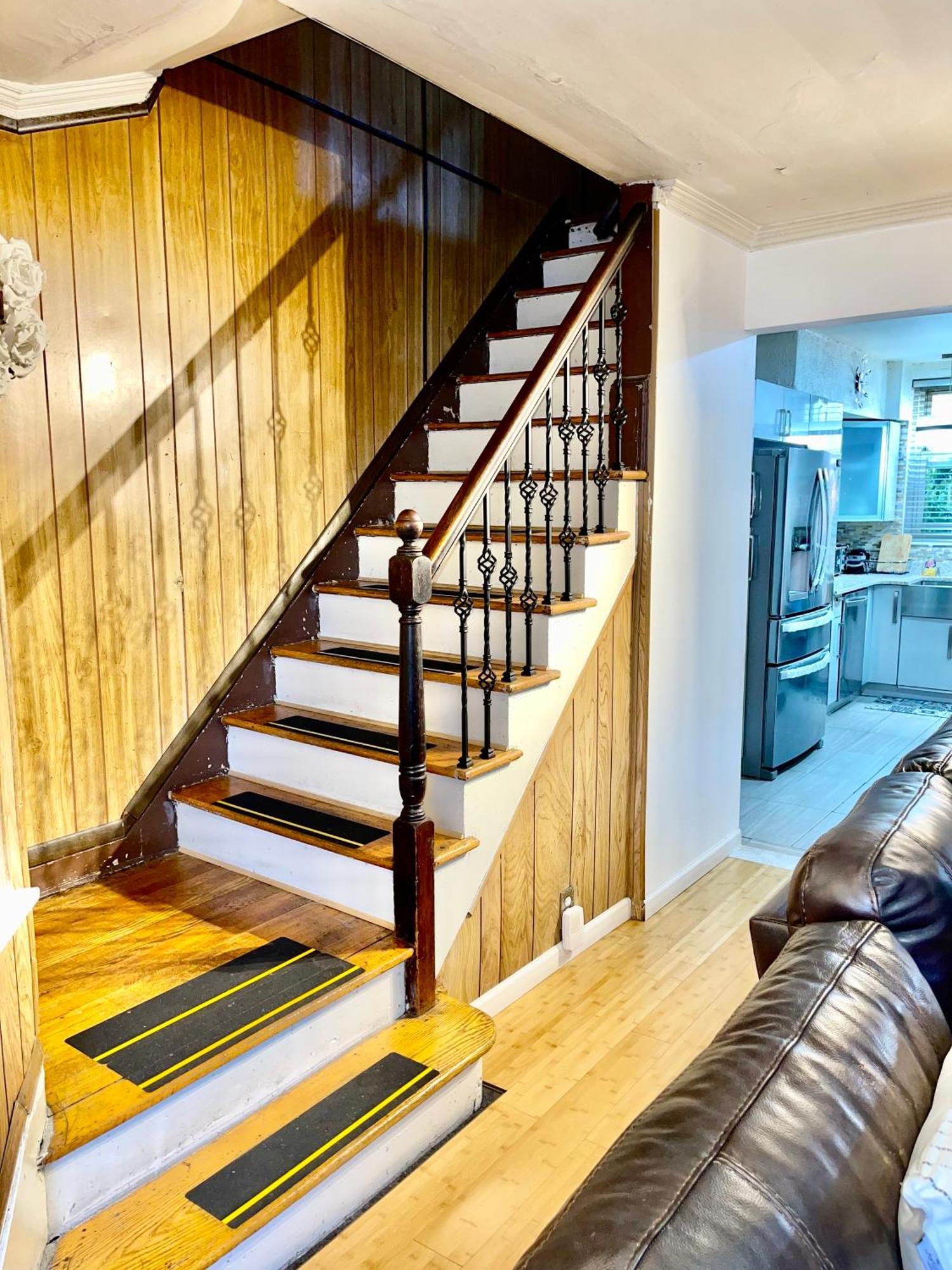 Lga Airport 3 Mins, 3 Bedroom Duplex House, Parking And Private Backyard, 9Mins Subway! New York Esterno foto